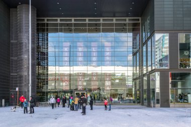 Viyolonsel Şehir Kütüphanesi.