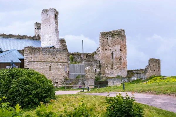 Ruins of an old castle. — Stock Photo, Image