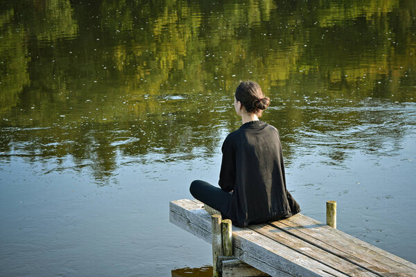 Медитация у реки
.