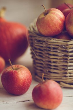  Elma ve kabaklar bir rustik tarzda sonbahar natürmort