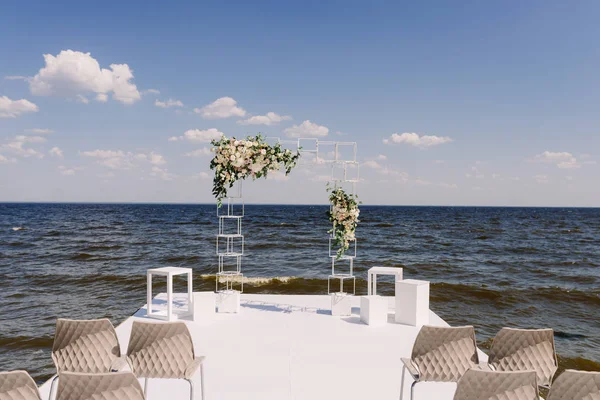 Cerimônia de casamento na praia . — Fotografia de Stock