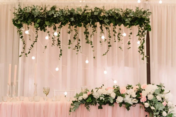 Presidium elegante para casal de casamento — Fotografia de Stock