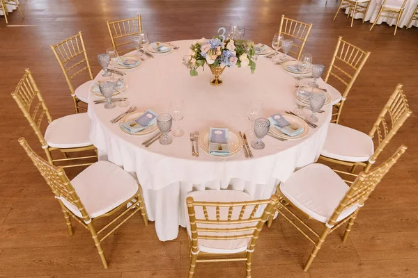 Almoço Festivo Restaurante Uma Mesa Casamento Para Convidados Mesa Redonda — Fotografia de Stock