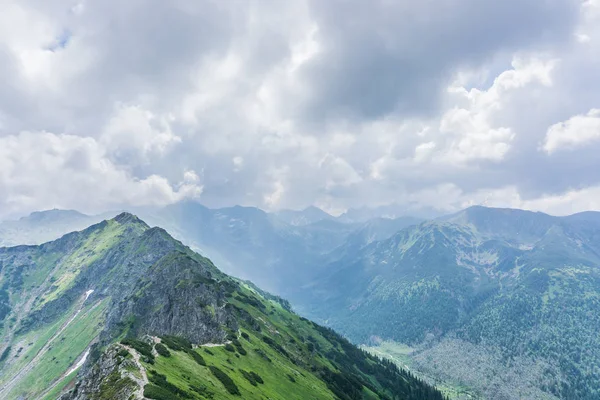 Paisagem Montanhosa Rochosa Com Céu Azul Bonito Parque Nacional Tatra — Fotografia de Stock