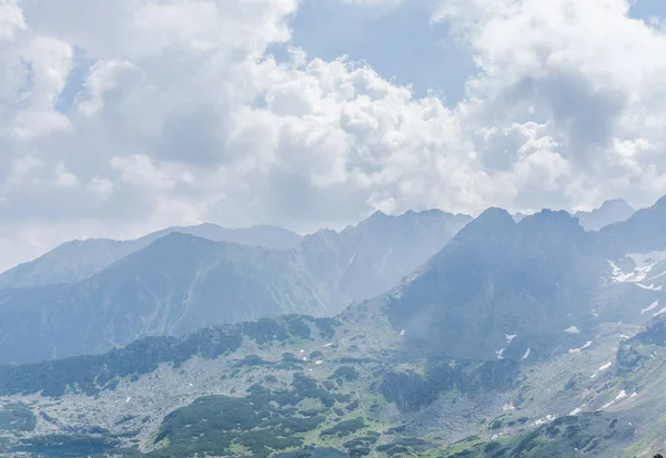 Paisagem Montanhosa Rochosa Com Céu Azul Bonito Parque Nacional Tatra — Fotografia de Stock