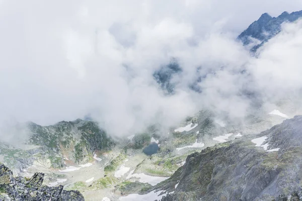 Υπέροχη Θέα Της Οροσειράς Tatra Ομίχλη Εθνικού Πάρκου Τάτρα Πολωνία — Φωτογραφία Αρχείου