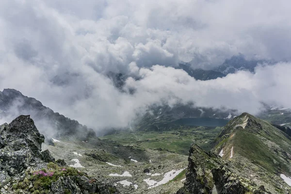 Wspaniały Widok Tatry Mglisty Tatrzański Park Narodowy Polska Europa Dramatyczne — Zdjęcie stockowe