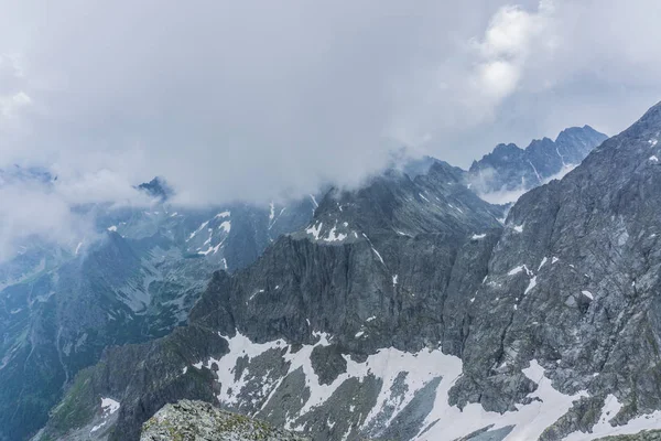Sisli Tatra Dağları'nın harika bir manzara. Tatra Milli Parkı. Polonya, Avrupa. Dramatik sahne. Güzellik Dünya.