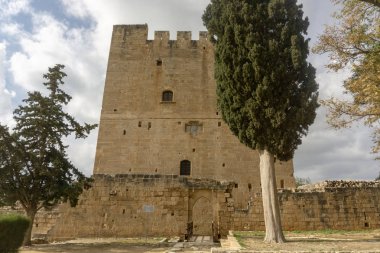 Inn'in, Limassol/Kıbrıs - Ocak 2019: Ortaçağ Kalesi, Inn'in Kıbrıs Limasol yakınındaki.