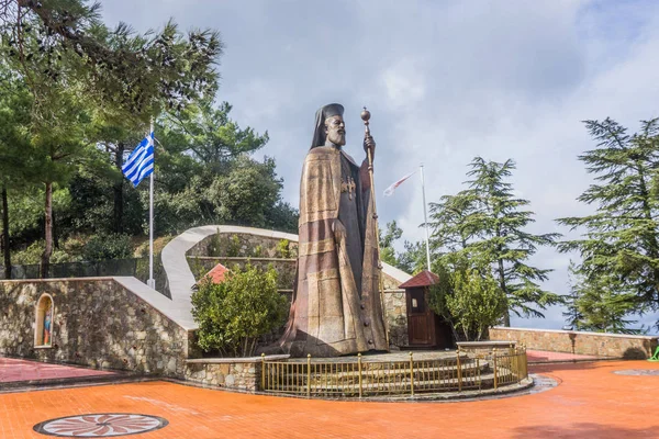 Roodos/Kıbrıs - Şubat, 2019: Başpiskopos Makarios III Marathasa Vadisi, Throni Hill Türbesi