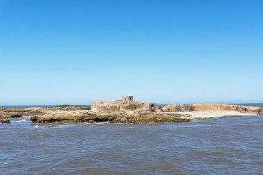 Essaouira, Fas - 7 Mart 2020. Fas 'taki Essaouira limanında mavi botlar..