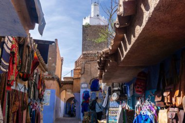 Chefchaouen, Fas - 3 Mart 2020: Fas, Kuzey Afrika 'daki Chefchaouen şehrinin güzel mavi medina' sı