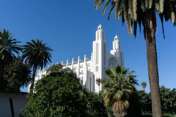 Buitenkant Van Casablanca Kathedraal Met Boom Casablanca Marokko Stockfoto