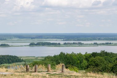 Dnipro Nehri 'nin güzel manzarası. Vytachiv, Ukrayna