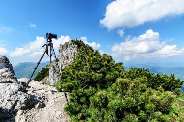 Vratna Vadisi'nde büyük Rozsutec Hill fotoğraf makinesi