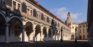 Akşam eski Dresden şehir tarihi mimarisi. Saksonya, Europe.