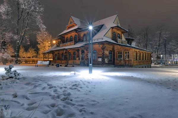 Casa Tradicional Zakopane Noche Nieve Polonia — Foto de Stock