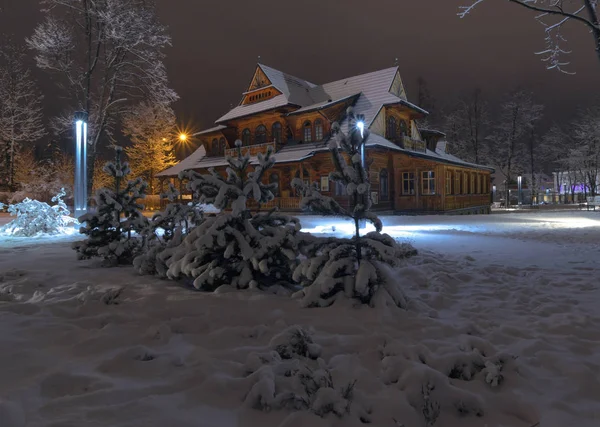 Sneeuw Bedekte Huis Zakopane Sneeuw Avonds Polen — Stockfoto