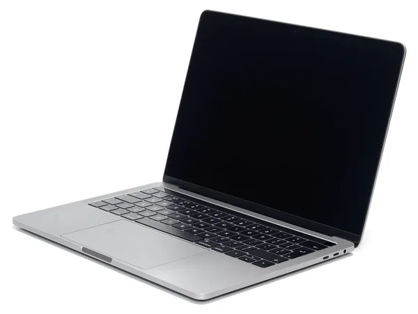 Laptop com tela preta e novo design, isolado em um branco — Fotografia de Stock
