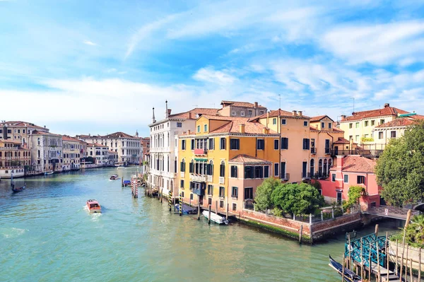 Hermosa vista del Gran Canal en Venecia, Italia . — Foto de Stock