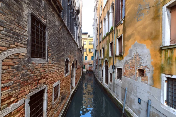 El canal vacío en Venecia. Foto del día . — Foto de Stock
