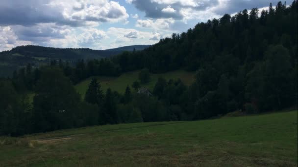 Časový interval sedačkové lanovky u slezských beskidů nedaleko Wisly — Stock video