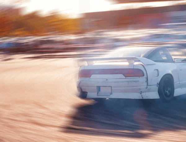 Drifting samochodu, niewyraźne rozproszenie obrazu wyścigu drift samochodu — Zdjęcie stockowe