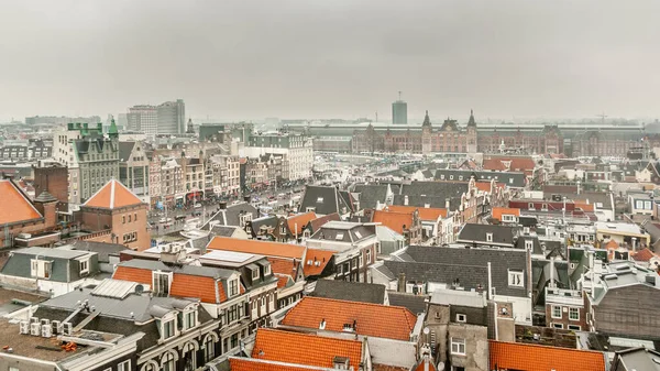 Arial Widok Starego Kościoła Dachy Starego Amsterdamu Damrak Dworzec Centralny — Zdjęcie stockowe