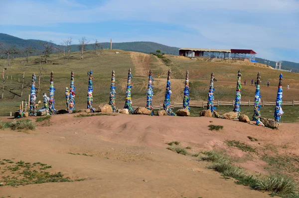 Sergae - pilares rituais dos Buryats na Ilha Olkhon, Baikal, Rússia — Fotografia de Stock