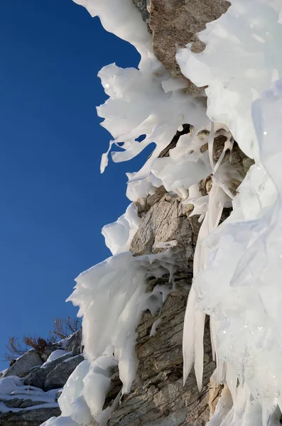 Salpicaduras Hielo Sobre Rocas Piedras Congeladas Formadas Durante Congelación Del —  Fotos de Stock