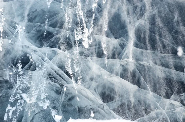 De patronen van het ijs van het Baikalmeer. Barsten en hummocks — Stockfoto