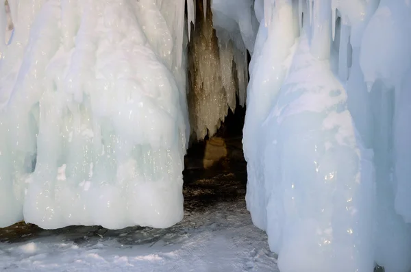 Bloques Hielo Lisos Paredes Rocas Piedras Congeladas Formadas Durante Congelación — Foto de Stock