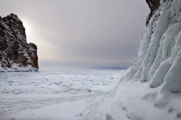 Pôr Sol Gelo Salpicos Rochas Congeladas Costa Oeste Ilha Olkhon — Fotografia de Stock