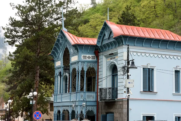 보르조미, 조지아 - 5 월, 04 - 2019 : 미르자 - 리자 - 칸의 집은 보르 조미 도시의 상징 중 하나 인 건축 기념물입니다.. — 스톡 사진