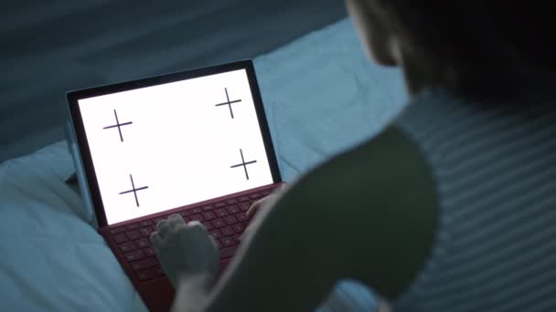 İnsan ve teknoloji ekran monitör Video için Ipad Tablet — Stok video