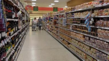 Hollywood, Florida, ABD - Temmuz 2018 - süpermarket Florida, Amerika Birleşik Devletleri. Amerikan halkı için gıda mağaza alışveriş