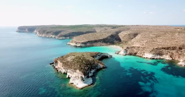 Vista Aérea Isla Lampedusa Sicilia Italia Cerca Isola Dei Conigli — Vídeos de Stock