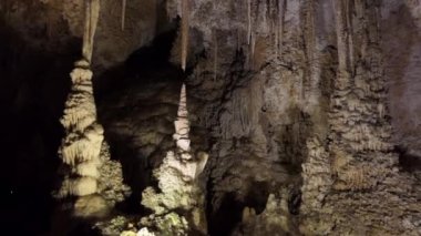 Carlsbad Caverns Milli Parkı New Mexico, Amerika Birleşik Devletleri. Jeoloji, kayalar, sarkıt, sarkıt, su erozyonu ile Amerikan park manzarası. Turistik güneybatı bize