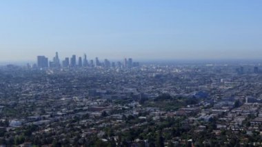 Ultra geniş açılı görünüş, Los Angeles, California, Amerika Birleşik Devletleri. Ünlü Amerikan şehri Tarih bize West Griffith Gözlemevi görüldüğü gibi Coast. Binalar, sokaklar, gökyüzü manzara ile kentsel görünümü
