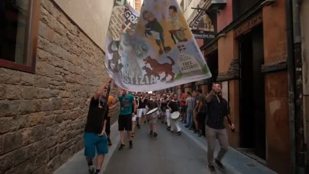 Pamplona Španělsko Červen 2019 Mladí Španělé Přátelé Připravili Festival San — Stock video