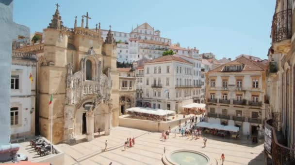 Utsikt över klostret Santa Cruz i Coimbra Portugal — Stockvideo