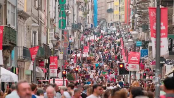 Crowd Walking In Rua Santa Catarina Porto Portogallo — Video Stock