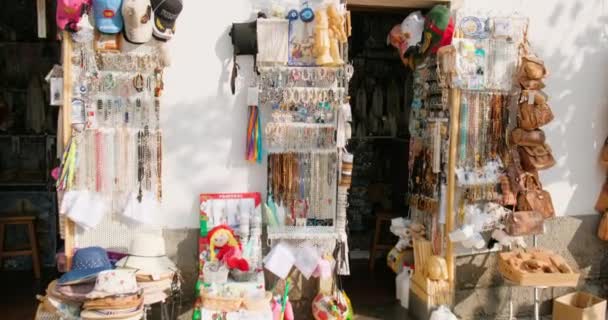 Souvenir in vendita vicino al Santuario di Fatima in Portogallo — Video Stock