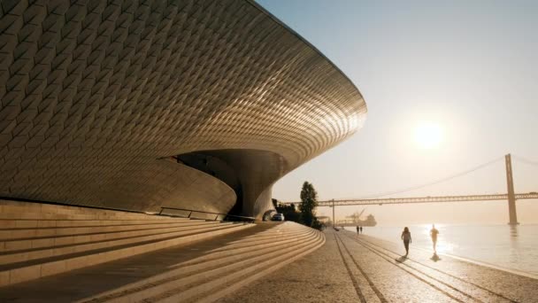 Museu de Arte Arquitetura e Tecnologia em Lisboa Portugal — Vídeo de Stock