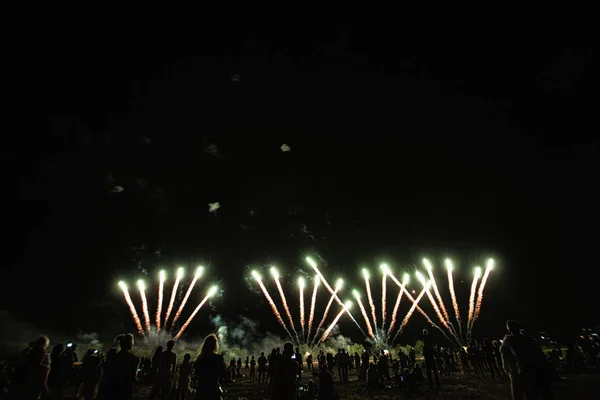 Skutečné Video Fireworks Hlubokém Černém Pozadí Nebe Futuristickém Festivalu Zábavní — Stock fotografie