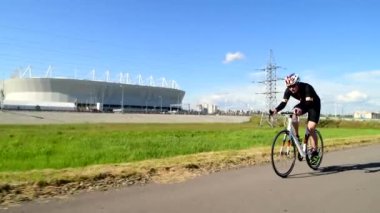 Profesyonel triatloncu bisiklet, pedallı bisiklet, spor konsepti.