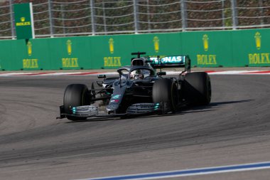 SOCHI, RUSSIA - 29 Eylül 2019: Daimler AMG Mercedes Benz F1 takımından Lewis Hamilton Rusya Formula 1 Grand Prix 2019