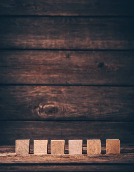 Seis Cubos Madera Sobre Fondo Madera Con Espacio Copia — Foto de Stock