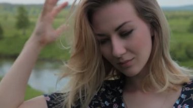 Çekici kadın gülümseme