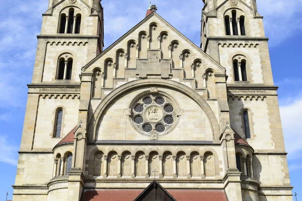 St Francis Assisi Kilisesi (aka Meksika). Bazilika tarzında Katolik Kilisesi Viyana, Avusturya. 1898 ve 1910 arasında inşa edilmiş.